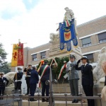 Foto Nicoloro G. 04/11/2022   Ravenna   Festa dell' Unità Nazionale delle Forze Armate. nella foto il prefetto Castrese De Rosa e il sindaco Michele de Pascale  onorano il monumento ai Caduti.