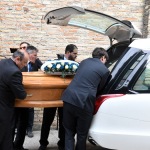 Foto Nicoloro G.   24/05/2023   Localita' San Pancrazio - Russi ( Ravenna ).   Si sono svolti nella Pieve di San Pancrazio i funerali di Stato di due delle 15 vittime accertate in seguito all' alluvione che ha colpito le zone del ravennate. nella foto la bara di una delle due vittime viene caricata sulla macchina che la portera' al cimitero per la sepoltura.