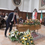 Foto Nicoloro G.   29/03/2023   Bagnacavallo   (RA)   Si sono svolti oggi i funerali dell' attore Ivano Marescotti. nella foto il sindaco di Ravenna Michele de Pascale.