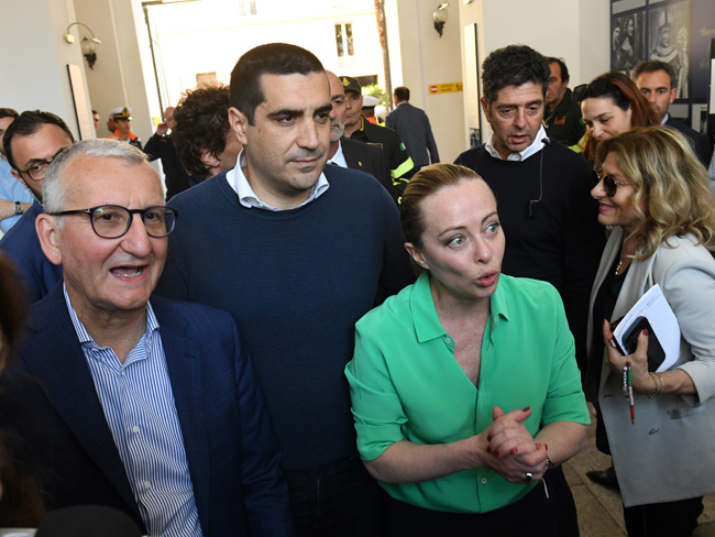 Foto Nicoloro G.   21/05/2023   Ravenna    Il presidente del Consiglio Giorgia Meloni, in visita ai luoghi della Romagna colpiti dal maltempo, ha fatto tappa anche a Ravenna. nella foto da sinistra il prefetto Castrese De Rosa, il sindaco Michele de Pascale e la premier Giorgia Meloni.