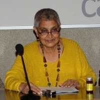 Foto Nicoloro G. 13/05/2012 Milano Alla Casa della Cultura, nell’ ambito degli incontri per il ciclo ” Scuola di cultura politica “, intervento sul tema ” Il protagonismo delle donne ” della filosofa di fama internazionale Gayatri Spivak. nella foto Gayatri Spivak