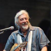 Foto Nicoloro G.  04/06/2010  Cremona  Primo Festival TRA Letteratura e Musica " Le corde dell ' anima " . nella foto Shel Shapiro
