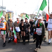 Foto Nicoloro G. 11/03/2014  Milano   Manifestazione promossa dall' ALT, " Associazione legge uguale per tutti " contro Equitalia, al grido " ci hanno ridotto in mutande ". nella foto il corteo di un centinaio di manifestanti parte da Porta Venezia.