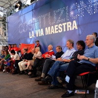 Foto Nicoloro G. 12/10/2013 Roma Manifestazione nazionale in difesa della Costituzione, ” La via maestra “, organizzata dalla FIOM. nella foto Il palco con i relatori  