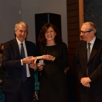 Foto Nicoloro G.  07/12/2014    Milano    Tradizionale cerimonia della consegna degli Ambrogini da parte del Comune di Milano. nella foto l' ingegnere Chiara Montanari tra il sindaco Giuliano Pisapia e il presidente del Consiglio comunale Basilio Rizzo.