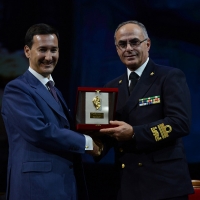 Foto Nicoloro G.  29/11/2015   Ravenna   44° edizione del Premio Guidarello per il Giornalismo d' Autore organizzato da Confindustria Ravenna. nella foto l' ammiraglio Vincenzo Melone, comandante generale delle Capitanerie di Porto, premiato con il Guidarello ad honorem dal presidente di Confindustria Ravenna Guido Ottolenghi.