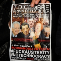 Foto Nicoloro G. 07/12/2012 Milano Tradizionale serata di Prima alla Scala quest’ anno sotto la neve. nella foto Volantino di protesta