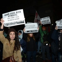 Foto Nicoloro G.  07/12/2014    Milano    Tradizionale serata inaugurale della stagione lirica del Teatro alla Scala. nella foto  tensione e scontri fra le forze dell' ordine e i manifestanti.