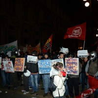 Foto Nicoloro G.  07/12/2014    Milano    Tradizionale serata inaugurale della stagione lirica del Teatro alla Scala. nella foto momenti di tensione e scontri tra contestatori e forze dell' ordine.