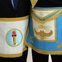 Foto Nicoloro G. 07/04/2017 Rimini Il Grande Oriente d\' Italia ( GOI ) celebra i 300 anni di Massoneria nell\' ambito dell\' annuale assemblea della Gran Loggia che riunisce tutte le Logge d\' Italia. Il tema di questa edizione e\' \' La memoria del passato. Le radici nel futuro \'. nella foto due grembiuli massoni.