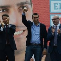 Foto Nicoloro G. 03/06/2016 Ravenna Chiusura campagna elettorale amministrative del PD a Ravenna con l' intervento del presidente del Consiglio. nella foto da sinistra il premier Matteo Renzi, il candidato sindaco Michele De Pascale e il presidente della regione Emilia-Romagna Stefano Bonaccini,