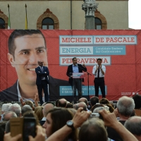 Foto Nicoloro G. 03/06/2016 Ravenna Chiusura campagna elettorale amministrative del PD a Ravenna con l' intervento del presidente del Consiglio. nella foto da sinistra il presidente della regione Emilia-Romagna Stefano Bonaccini, il candidato sindaco Michele De Pascale e il premier Matteo Renzi.