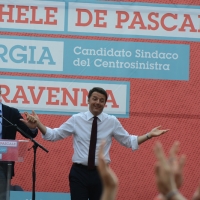 Foto Nicoloro G. 03/06/2016 Ravenna Chiusura campagna elettorale amministrative del PD a Ravenna con l' intervento del presidente del Consiglio. nella foto il presidente del Consiglio Matteo Renzi e il candidato sindaco Michele De Pascale.