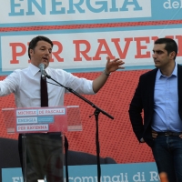 Foto Nicoloro G. 03/06/2016 Ravenna Chiusura campagna elettorale amministrative del PD a Ravenna con l' intervento del presidente del Consiglio. nella foto il presidente del Consiglio Matteo Renzi e il candidato sindaco Michele De Pascale.