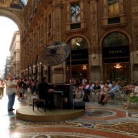 Foto Nicoloro G. Scatti fotografici fatti per strada immortalando musicisti, strumenti musicali e ... suoni. nella foto