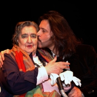 09/01/2006 Milano La poetessa Alda Merini con il suo cantore Giovanni Nuti durante una serata al teatro Filodrammatici.