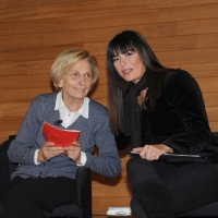 Foto Nicoloro G. 17/01/2011 Milano Presentazione per iniziativa della rivista ” Elle Italia ” del libro bianco con 15 proposte concrete per migliorare la vita delle donne. nella foto Emma Bonino – Ilaria d\'Amico