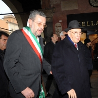 Foto Nicoloro G. 08/01/2011 Ravenna Nell\' ambito delle Celebrazioni per i 150 anni dell\' Unita\' d\' Italia visita del Capo dello Stato a Ravenna dove ha prima presenziato alla commemorazione delle figure di Benigno Zaccagnini, leader DC, e Arrigo Boldrini, capo partigiano, e dopo ha partecipato al convegno \" Ravenna e l\' Unita\' d\' Italia \". nella foto Fabrizio Matteucci, Sindaco di Ravenna – Il presidente Giorgio Napolitano