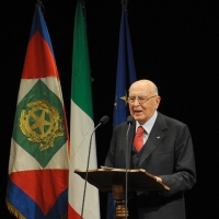 Foto Nicoloro G. 08/01/2011 Ravenna Nell\' ambito delle Celebrazioni per i 150 anni dell\' Unita\' d\' Italia visita del Capo dello Stato a Ravenna dove ha prima presenziato alla commemorazione delle figure di Benigno Zaccagnini, leader DC, e Arrigo Boldrini, capo partigiano, e dopo ha partecipato al convegno \" Ravenna e l\' Unita\' d\' Italia \". nella foto Il presidente Giorgio Napolitano
