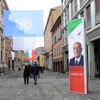 Foto Nicoloro G. 07/01/2011 Reggio Emilia Primo appuntamento ufficiale per i 150 anni dell’ Unita’ d’ Italia alla presenza del capo dello Stato. nella foto Manifesti e bandiere per la visita del Capo dello Stato