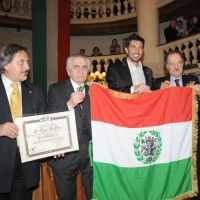 Foto Nicoloro G. 07/01/2011 Reggio Emilia Primo appuntamento ufficiale per i 150 anni dell’ Unita’ d’ Italia alla presenza del capo dello Stato. nella foto Gianluigi Buffon riceve copia del primo tricolore