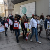 Foto Nicoloro G. 20/11/2017 Milano Nella ' Giornata internazionale dei diritti dell' Infanzia ' un allegro e variegato corteo ha attraversato le vie del centrocitta'. nella foto un momento lungo il corteo.
