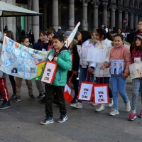 Foto Nicoloro G. 20/11/2017 Milano Nella ' Giornata internazionale dei diritti dell' Infanzia ' un allegro e variegato corteo ha attraversato le vie del centrocitta'. nella foto un momento lungo il corteo.