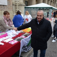 Foto Nicoloro G. 25/11/2017 Rimini In occasione della ' Giornata mondiale contro la violenza sulle donne ' un corteo si e' snodato per le vie del centro della cittadina romagnola per poi concludersi tra musica e canti nella centralissima piazza Cavour. nella foto il questore di Rimini Maurizio Improta tra i banchi delle volontarie.