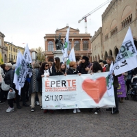 Foto Nicoloro G. 25/11/2017 Rimini In occasione della \' Giornata mondiale contro la violenza sulle donne \' un corteo si e\' snodato per le vie del centro della cittadina romagnola per poi concludersi tra musica e canti nella centralissima piazza Cavour. nella foto momenti lungo il corteo.