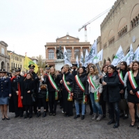Foto Nicoloro G. 25/11/2017 Rimini In occasione della ' Giornata mondiale contro la violenza sulle donne ' un corteo si e' snodato per le vie del centro della cittadina romagnola per poi concludersi tra musica e canti nella centralissima piazza Cavour. nella foto un gruppetto di sindache dei comuni limitrofi hanno partecipato alla manifestazione.