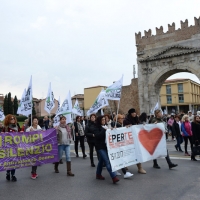 Foto Nicoloro G. 25/11/2017 Rimini In occasione della ' Giornata mondiale contro la violenza sulle donne ' un corteo si e' snodato per le vie del centro della cittadina romagnola per poi concludersi tra musica e canti nella centralissima piazza Cavour. nella foto momenti lungo il corteo.