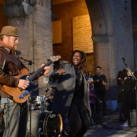 Foto Nicoloro G. 25/11/2017 Rimini In occasione della ' Giornata mondiale contro la violenza sulle donne ' un corteo si e' snodato per le vie del centro della cittadina romagnola per poi concludersi tra musica e canti nella centralissima piazza Cavour. nella foto alla fine del corteo in piazza Cavour si e' continuato tra musica e canti.