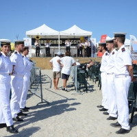 Foto Nicoloro G. 15/08/2017 Cervia (Ravenna ) 25° edizione di ' Cervia, la spiaggia ama il libro ' che chiude le manifestazioni con il tradizionale sbarco degli scrittori sulla spiaggia della cittadina romagnola. nella foto una rappresentanza della Guardia Costiera.
