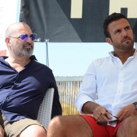 Foto Nicoloro G. 15/08/2017 Cervia (Ravenna ) 25° edizione di ' Cervia, la spiaggia ama il libro ' che chiude le manifestazioni con il tradizionale sbarco degli scrittori sulla spiaggia della cittadina romagnola. nella foto il governatore della regione Emilia-Romagna Stefano Bonaccini, a sinistra, e il sindaco di Cervia Luca Coffari.