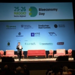 Foto Nicoloro G.   25-26/05/2022   Ravenna Quarta edizione del \' Bioeconomy Day \', due giorni di dibattiti e confronti tra operatori di diversi settori e studenti, focalizzandosi non solo sulla Bioeconomia circolare quale pilastro della transizione ecologica ma anche come risorsa per le nuove generazioni. nella foto sul palco Mario Bonaccorso direttore Cluster SPRING e moderatore degli interventi.