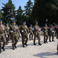 Foto Nicoloro G. 27/05/2012 Ravenna Si e’ svolto nella città romagnola il 31° Raduno Nazionale dei Fanti d’ Italia con la partecipazione del ministro della Difesa l’ ammiraglio Gianpaolo Di Paola. nella foto Schieramento d' onore
