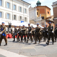 Foto Nicoloro G. 27/05/2012 Ravenna Si e’ svolto nella città romagnola il 31° Raduno Nazionale dei Fanti d’ Italia con la partecipazione del ministro della Difesa l’ ammiraglio Gianpaolo Di Paola. nella foto Schieramento d'onore