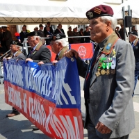 Foto Nicoloro G. 27/05/2012 Ravenna Si e’ svolto nella città romagnola il 31° Raduno Nazionale dei Fanti d’ Italia con la partecipazione del ministro della Difesa l’ ammiraglio Gianpaolo Di Paola. nella foto Striscione e fante decorato