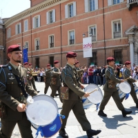 Foto Nicoloro G. 27/05/2012 Ravenna Si e’ svolto nella città romagnola il 31° Raduno Nazionale dei Fanti d’ Italia con la partecipazione del ministro della Difesa l’ ammiraglio Gianpaolo Di Paola. nella foto La banda musicale della Brigata Folgore