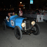 Foto Nicoloro G.  14/05/2015  Rimini     Arriva a Rimini la prima tappa della 33° edizione della 1000 Miglia. La storica competizione partita da Brescia si snoda su un percorso di 1760 chilometri con la partecipazione di 438 vetture e 42 Nazioni. nella foto l' arrivo a Rimini di una Amilcar CGSs spider del 1926.