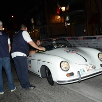 Foto Nicoloro G.  14/05/2015  Rimini     Arriva a Rimini la prima tappa della 33° edizione della 1000 Miglia. La storica competizione partita da Brescia si snoda su un percorso di 1760 chilometri con la partecipazione di 438 vetture e 42 Nazioni. nella foto l' arrivo a Rimini dei due fratelli Ferdinand e Wolfgang Porsche su una Porsche 356 1500 Speedster del 1955.