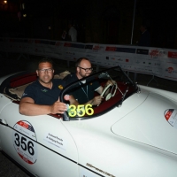 Foto Nicoloro G.  14/05/2015  Rimini     Arriva a Rimini la prima tappa della 33° edizione della 1000 Miglia. La storica competizione partita da Brescia si snoda su un percorso di 1760 chilometri con la partecipazione di 438 vetture e 42 Nazioni. nella foto l' arrivo a Rimini dei due fratelli Ferdinand, a sinistra, e Wolfgang Porsche su una Porsche 356 1500 Speedster del 1955.