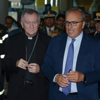 Foto Nicoloro G. 26/08/2017 Rimini Settima ed ultima giornata della 38° edizione del Meeting di Rimini che quest' anno ha come tema ' Quello che tu erediti dai tuoi padri, riguadagnatelo, per possederlo”. nella foto il cardinale Pietro Parolin, Segretario di Stato di Sua Santita', con Roberto Fontolan, direttore del Centro Internazionale di CL.