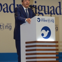 Foto Nicoloro G. 20/08/2017 Rimini Giornata inaugurale della 38° edizione del Meeting di Rimini che quest\' anno ha come tema \' Quello che tu erediti dai tuoi padri, riguadagnatelo, per possederlo”. nella foto il presidente del Consiglio Paolo Gentiloni durante il suo intervento.