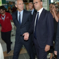Foto Nicoloro G. 24/08/2017 Rimini Quinta giornata della 38° edizione del Meeting di Rimini che quest' anno ha come tema ' Quello che tu erediti dai tuoi padri, riguadagnatelo, per possederlo”. nella foto il ministro Angelino Alfano con il segretario generale della NATO Jens Stoltenberg.
