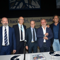 Foto Nicoloro G. 22/08/2017 Rimini Terza giornata della 38° edizione del Meeting di Rimini che quest\' anno ha come tema \' Quello che tu erediti dai tuoi padri, riguadagnatelo, per possederlo”. nella foto al centro il giornalista vicedirettore TGR RAI Enrico Castelli e da sinistra i presidenti di regione rispettivamente Stefano Bonaccini, regione Emilia-Romagna, Ugo Rossi, Provincia Autonoma di Trento, Roberto Maroni, regione Lombardia, e Giovanni Toti, regione Liguria.
