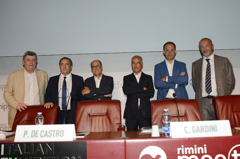 Foto Nicoloro G. 21/08/2018 Rimini Terza giornata dell' edizione 2018 del Meeting di C.L. che quest' anno ha per tema ' Le forze che muovono la storia sono le stesse che rendono l' uomo felice '. nella foto da sinistra Stefano Berni, Nicola Semeraro, Paolo De Castro, Camillo Gardini, Roberto Moncalvo e Alessandro Malavolti.