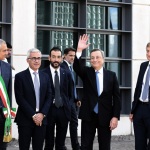 Foto Nicoloro G.   24/08/2022   Rimini   Quinta giornata della 43° edizione del Meeting di C.L. che ha per tema '  Una passione per l' uomo '. nella foto da sinistra il sindaco di Rimini Jamil Sadegholvaad, il prefetto di Rimini Giuseppe Forlenza, il direttore del Meeting Emanuele Forlani, il presidente del Consiglio Mario Draghi e il presidente della Fondazione Meeting Bernhard Scholz.