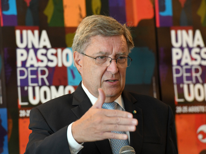 Foto Nicoloro G.   22/08/2022   Rimini   Terza  giornata della 43° edizione del Meeting di C.L. che ha per tema '  Una passione per l' uomo '. nella foto il ministro Enrico Giovannini.