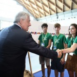 Foto Nicoloro G.   23/08/2023   Rimini   Quarta giornata della 44° edizione del Meeting di C.L. dal titolo  '' L' esistenza umana e' un' amicizia inesauribile '' . nella foto il ministro Antonio Tajani incontra un gruppo di volontari e si ferma a parlare con loro.